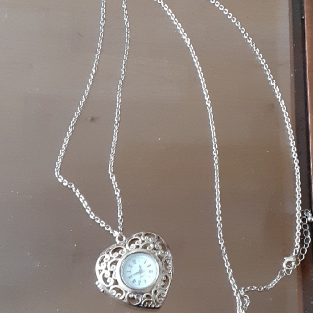 fashion heart/ watch pendent w/long chain..